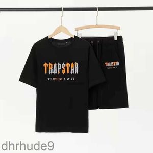 22ss Neues Trapstar London T-Shirt Herren- und Damenoberteil, bestickter Chenille-Anzug mit entschlüsseltem Akkord – Revolution Luxury Trapstars T-Shirt Trapstar.12 VILS