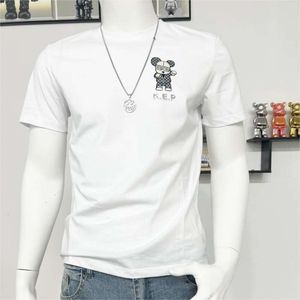 夏の新しい短袖Tシャツ、メンズスリムフィットレターベアホットダイヤモンドハイエンドヨーロッパのマーセル化綿カジュアルラウンドネックTシャツ