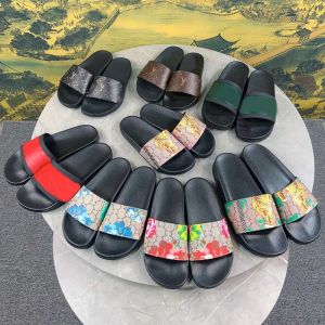 Designer Slippers Slides de borracha Marca de luxo em casa slide sandália feminina flor preta buraco burache cobra confortável na moda com logotipo tamanho 36-45