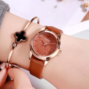 Womens Watch högklassig modeljus lyxig avslappnad blixtpulver dopamin kvarts bältesvattentät klocka o9