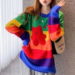 女性用セーター韓国色の色の縞模様のニットファッションベア刺繍服丸首の秋の冬の長袖ルーズジャンパー