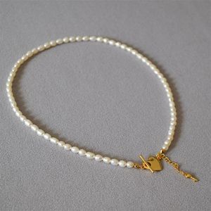 Fröpärl Beeded Halsband 4mm naturliga pärlor med guldhjärta stängning225t