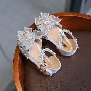 Crianças bebê menina sandálias arco princesa sapatos pérola strass borboleta sandálias para meninas lantejoulas dança festa sapatos para crianças 240131