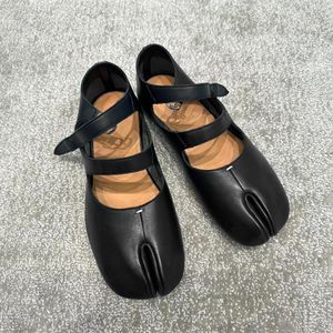 여름 해변 샌들 타비 발레 Maisons 플랫 신발 MM6 Margiela 드레스 신발 2024 New Designer Sheepskin Women Gift Loafer Sexy Flat Heel Slipper Lady Casual Shoe
