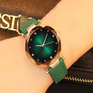 Hela charmiga läderband Vackra CWP Womens Wrist Watch Recreation Fashion Schoolgirl Dazzle Diamond Colorful Dal FEMA303C