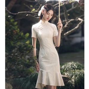 エスニック服の改善ドレス若い女の子は2024年にファッショナブルな中国スタイルのレトロチョンサムの女性を着ることができます
