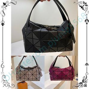 Fashion Designer Totes Luxury Handbags bag Leisure Evening Bags Knitting Lady Purse Clutch Bags leisure Women Toiletry Pouch Volum254H