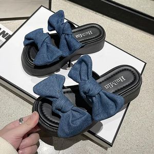 Chinelos cowboy arco mulheres apartamentos sapatos plataforma 2024 dedo do pé aberto praia flip flops vestido de verão sandálias estilingue tendência femme slides