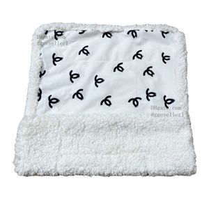 Designer-Hundedecken für Bett, Fleece-Möbel, Couch-Abdeckung, Schutz, Sofa, Auto, Käfig, Zwinger, weicher Sherpa-Katzenüberwurf, Plüsch, wendbar, waschbar, 54,9 x 69,8 cm, Weiß M38