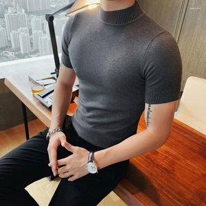 Erkekler Tişörtleri 2024 Bahar Sonbahar Kısa Kollu Örme Tişörtler Erkekler için Düz Renk İnce Uygun Tee Moda Banliyö Koreli Üstler Erkek Giysiler