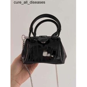 New Portable Lacquer Leather Pattern Simple Versatile Chain Small High Beauty Clip 84% Off Online factory