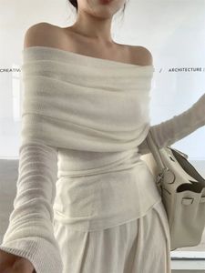 Off-the-Shoulder French One-Shoulder tröja Kvinnor Design Autumn Winter Knitt underskjortor 240131