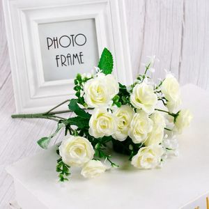 Mini rose 1 fascio di fiori di seta artificiale ramo di fiori artificiali decorazione di nozze fiore artificiale 240131