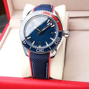 Luxury Mężczyźni Watch Wysokiej jakości automatyczny ruch mechaniczny Projektant 42 mm stal nierdzewna moda klasyczna Mężczyźni zegarek Montre de Luxe zegarek sportowy