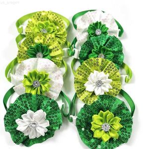 Collari per cani Guinzagli 30/50 pezzi ST Patricks Day Cravatte per cani da compagnia Cravatte per cani di piccola taglia Collare con papillon Fiori verdi Stile Forniture per animali domestici Accessori