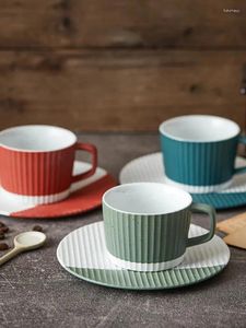 Filiżanki spodki japońskie kawa europejska kreatywna szorstka ceramiczna filiżanka i zestaw talerzy cappuccino