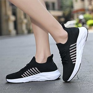 nxy Summer Breathable Popcorn Shoes for Men's Poivy Soft Sole Shit Stepping Sports Running and Women's Lightweight Couple