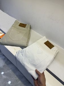 2024 Son Marka Erkek Kot Partisi Basit Düz Renk Tasarım Kalem Kotu Yüksek Kaliteli Pamuk Karışımı Malzeme Üst Tasarımcı Kot pantolon