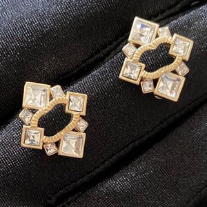 Kadın Tasarımcı Küpe Elmas mektup saplamaları 925 Gümüş Kaplama Küpe Marka Mücevher Eardrop Crystal Pearl Womens Düğün Hediyeleri Mücevherler