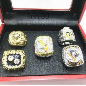 Trzy kamienne pierścienie 5pcs Pierścień Pittsburgh Penguins Stanley Cup Hockey Mistrzostwo Zestaw Mężczyźni Fan Pudawinik Wholle275sx4ieozou