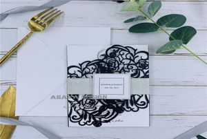 Unik Black Bloom Laser Cut Wedding Inbjudningar med Glitter Silver Belly Band Lace Wedding Invites Design2536925