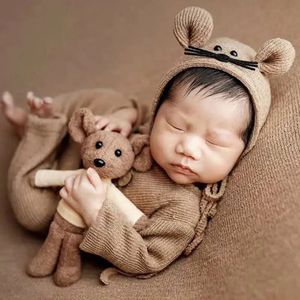 3 Pcs/Set born Pography Props Suit Knitted Cotton Jumpsuit Hat Mouse Doll Infant Po Shooting Clothes Outfits 240226