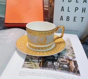 Enkel snygg Bone China kaffekopp och tefat bröllopspresent hem