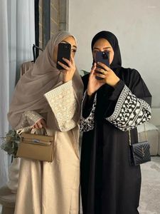 Abbigliamento etnico in lino in cotone chiuso Abaya Dubai Luxury Floral ricami abayas per donne abiti musulmani hijab tacchino ramadan kaftan islamico