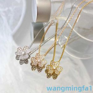 2024 Designer vans Four-leaf Lucky Full Diamond Clover Necklace Fashionable Versatile Flower Clavicle Chain Popular Live Same Style