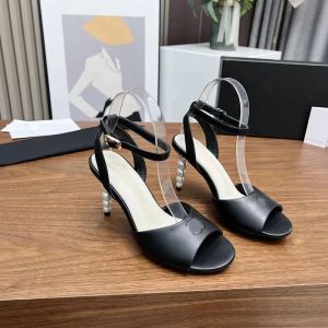 2024 Mulheres Designer Luxo Cor Pura Sandálias de Salto Alto Moda Clássico Couro Genuíno Sexy Casual Exterior Elegância Sapatos Senhora Tiras Pérola Sandália de Salto