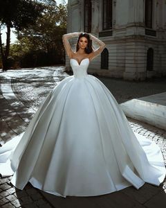 Arabic Dubai Elegant Plus Size Ball Gown Wedding Dresses Sweetheart Pleats Long Sleeves Court Train Wedding Dress Bridal Gowns for Party Vestidos Custom Made