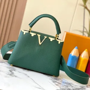 Luxury Top Quality Tote Brand Designer Handväska 2024 Ny kvinnors väska svart fäst vit fritillaria blomma högklassig en axelhandväska M54663 27cm