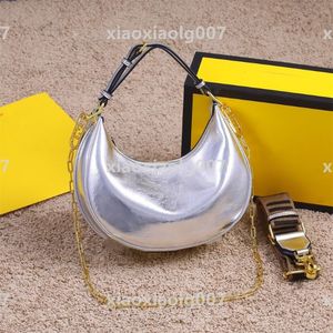 5A Top Damenhandtasche Designer Halbmond Umhängetasche Kleine französische Brotachseltasche Leder Buchstaben231q