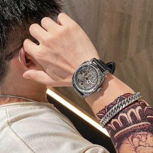 Titta på män ihåliga Tourbillon Mechanical Watch Wormhole Concept Mens High Eesthetic Value Mi Le Mens Watch 2024 New Model