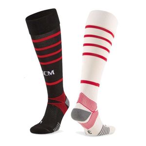 20-21-22AC Milan Cootball Socks - Home and Away بالأبيض والأسود الجوارب - الأكمام الطويلة فوق الجوارب الرياضية غير الانزلاقية