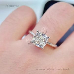 projektant biżuterii Rings7a Wysokiej jakości diamentowy obrączka damska 925 SBRINLING SREBRNY Four Claw Two Carat Square Diamond Pierścień klasyczna biżuteria z pudełkiem