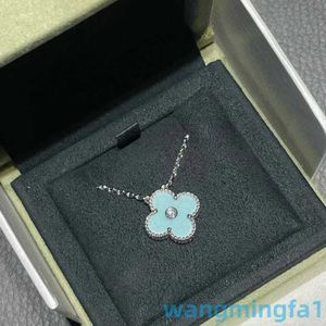 2024 Designer vans Four-leaf Gold Clover with Diamond Necklace for Women 18k Thick Electroplated Tianhe Stone in Pure Silver