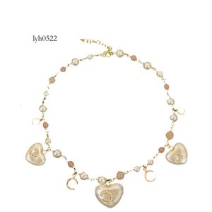 Chanelllies Cclies Channel Chanelliness France Jewelry Brand Designer Collana in ottone Classic a doppia lettera a forma di cuore Pinser