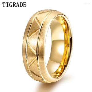 Bröllopsringar Tigrade 8mm Men's Tungsten Carbide for Men Gold Color Grooved Polished Ring Engagement Band smycken komfort passform