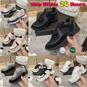 Scarpe casual firmate Channell Khaki Verde oliva Viola scuro Marrone Rosso Blu Verde Nero Sneakers riflettenti in pelle di vitello bianca Scarpe da corsa casual urbane da donna