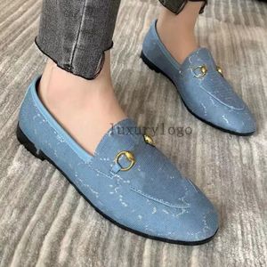 Klasik Loafers Erkek Kadınlar Slaytlar Sandalet Metal Hareketli Elbise Ayakkabı İtalya Tembel Baskı Mektubu Gündelik Düz Ayakkabı Tasarımcı Terlik Lüks Yün Terlik Z13