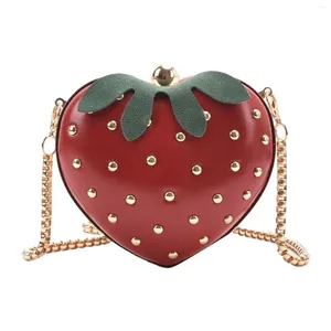 Kvällspåsar Strawberry Purse Casual Elegant Bag Pu Leather Crossbody Fruit Shaped Plånbok för brudkvinnliga evenemang Rese Party