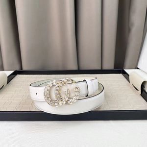 2024 Fashion Unisex Men Luxury Belt äkta lädermän Bältesdesigner Guld slät spänne kvinna för kvinnor höft jeans 3,0 cm med låda