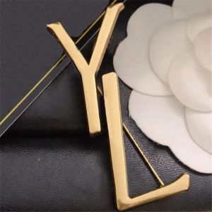 Luxury Brand Designer Letter Pins Brooches Women Gold Silver Crysatl Pearl Rhinestone Brooch Suit Pin Wedding Party Jewerlry Accessories Gifts With box