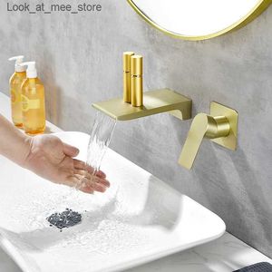 Rubinetti per lavandino del bagno Rubinetto per lavandino a cascata tipo di mensola rubinetto miscelatore dorato a parete in ottone elegante decorazione vivente rubinetto miscelatore per bagno Q240301