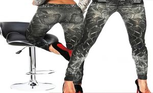 Nuovi jeans slim finti imitazione Leggins fitness Leggings in denim da donna Leggings dipinti con tatuaggio di alta qualità Nero Taglia unica9584424