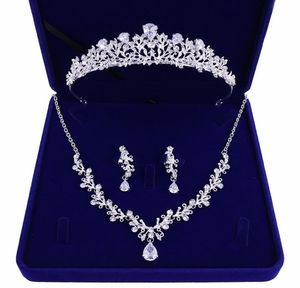 Högkvalitet Ny brud Crown Tiara ThreePiece Zircon Necklace Earrings Princess Birthday Wedding With Female Accessories Gift2227955