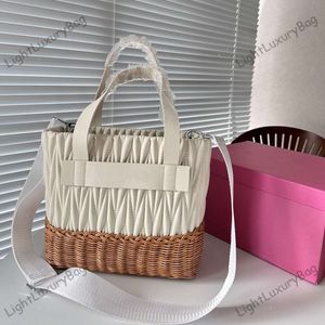 Tatil Plaj Çantası 10a Yüksek Kaliteli Omuz Çantası Lüks Tasarımcı Çanta Günlük Bambu Dokuma Küçük Taze Çanta Moda Crossbody Bag