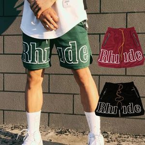 Designer-Herren-Shorts. Lockere und schnell trocknende Sport-Basketball-Lauf-Shorts in knielanger Freizeit für Männer