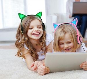 Creative Cat Ear Shape Headphones Cosplay Foldbar Flashing Glowing Children039S headset Gaming hörlurar LED -ljus på EA5526870
